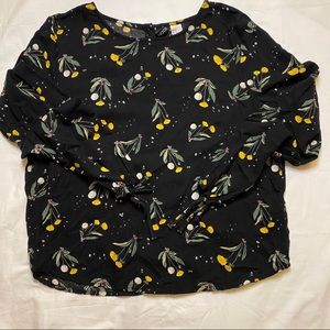 Divided Size L Button Back Floral Blouse